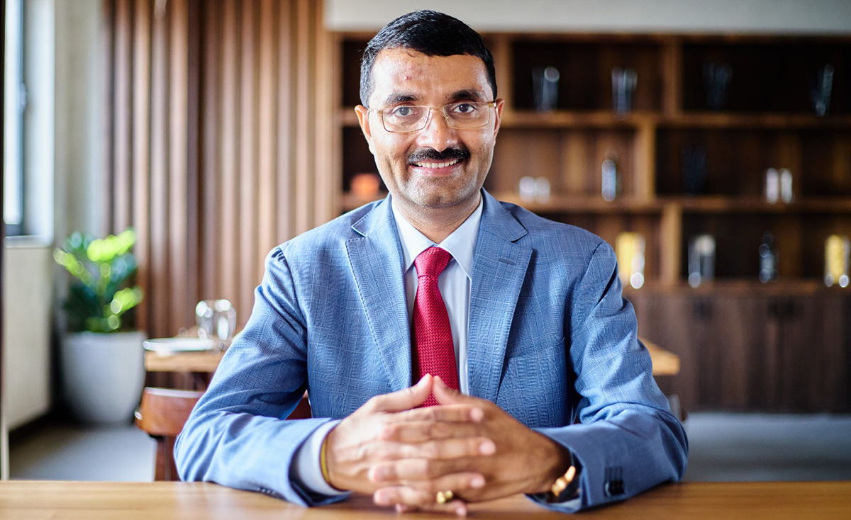 २० वर्षअघि पैसा उठाउन पुगेका आरके शर्मा यसरी बने कतारमा सफल व्यवसायी